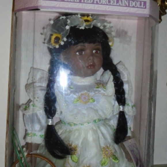 Vintage Rare Collectible Bisque Porcelain Limited Collectors Edition Doll - Picture 9 of 9